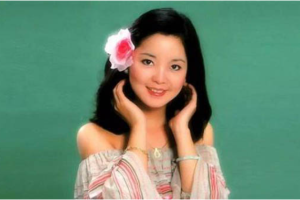 [2005][香港][邓丽君]《青春少女篇3 爱人是个多情人》APE_整轨_252.5MB[百度网盘下载]